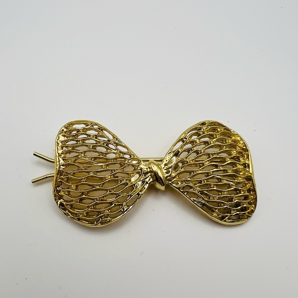 Vintage 1970s Gold Tone Bow Hair Barrette Metal Mesh Style